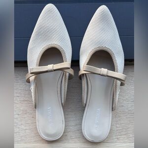 Vivaia Woven Flats with Bow